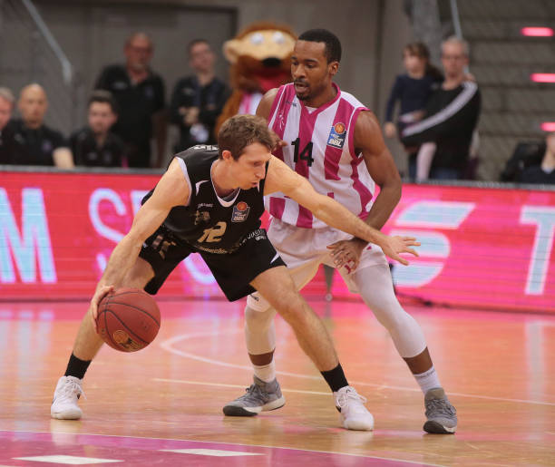 一个强势爆 一个强势爆