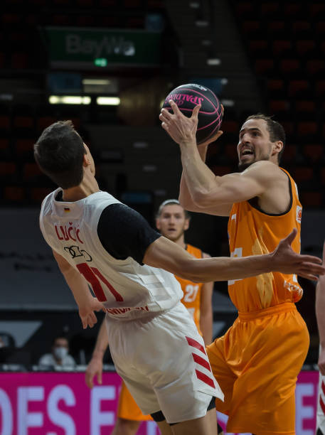 他在欧冠对 他在欧冠对